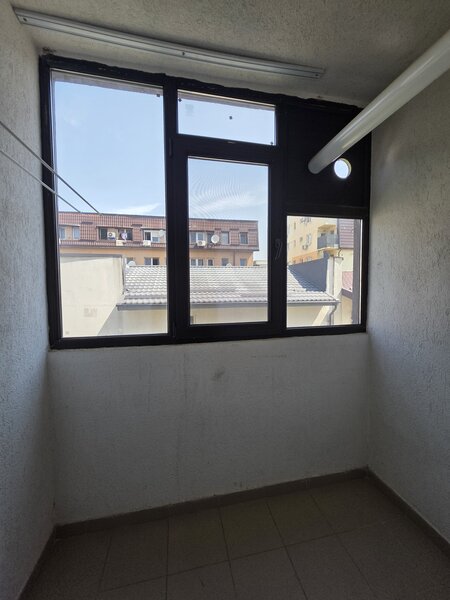 Postalionului, Berceni, apartament 2 camere decomandat, etaj 1.