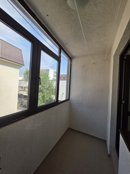 Postalionului, Berceni, apartament 2 camere decomandat, etaj 1.