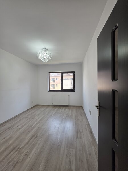 Postalionului, Berceni, apartament 2 camere decomandat, etaj 1.